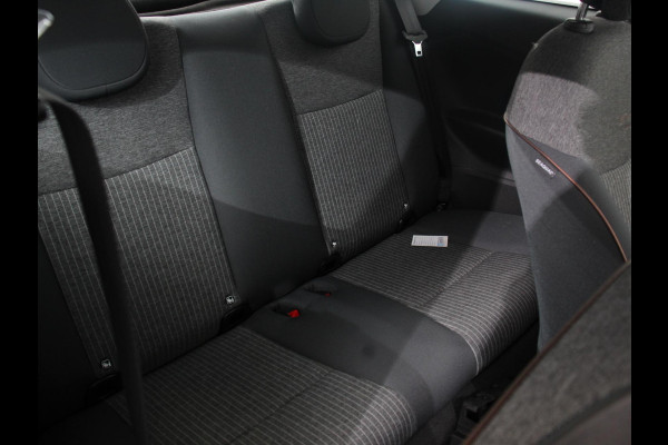 Fiat 500E Icon 42 kWh Automaat Climate control Cruise control Achteruitrijcamera Navigatie Apple Carplay/ Android Auto Keyless