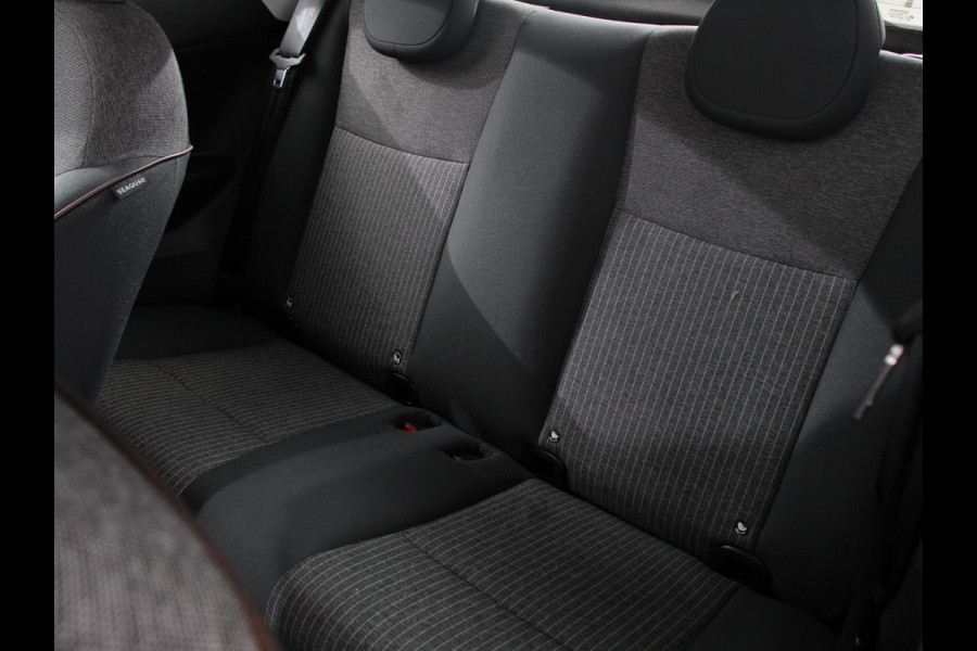 Fiat 500E Icon 42 kWh Automaat Climate control Cruise control Achteruitrijcamera Navigatie Apple Carplay/ Android Auto Keyless