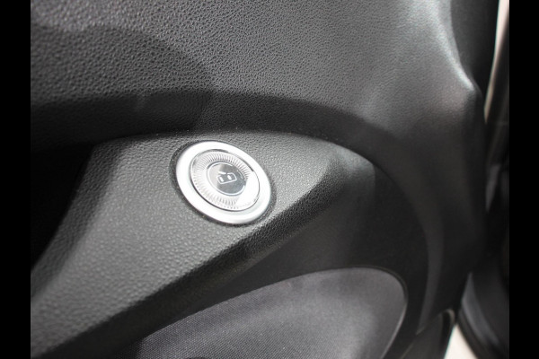 Fiat 500E Icon 42 kWh Automaat Climate control Cruise control Achteruitrijcamera Navigatie Apple Carplay/ Android Auto Keyless