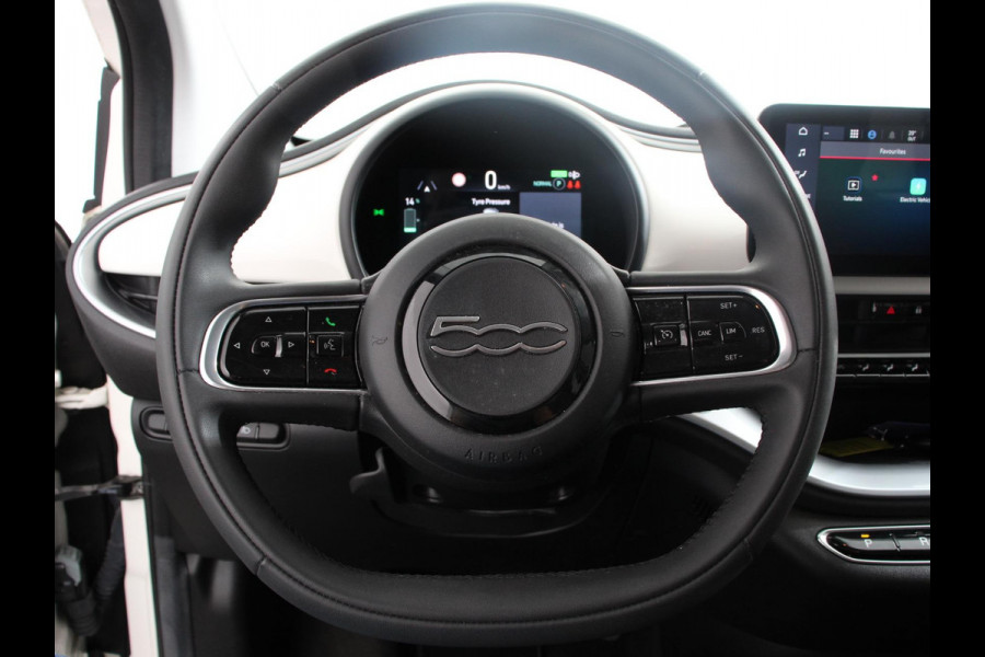 Fiat 500E Icon 42 kWh Automaat Climate control Cruise control Achteruitrijcamera Navigatie Apple Carplay/ Android Auto Keyless