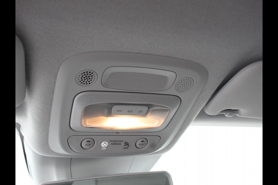 Fiat 500E Icon 42 kWh Automaat Climate control Cruise control Achteruitrijcamera Navigatie Apple Carplay/ Android Auto Keyless