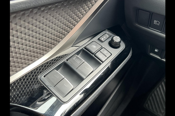 Toyota C-HR 2.0 Hybrid Launch Edition | Eerste eigenaar, JBL, 18 inch, Parkeersensoren, Dodehoekherkenning, Stoelverwarming, Leer