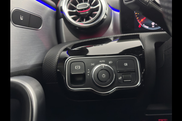 Mercedes-Benz CLA-Klasse Shooting Brake 180 d Business Solution AMG (INCL.BTW) Aut. *LEATHER-MICROFIBRE | FULL-LED | HEATED-SPORTSEATS | AMBIENT-LIGHT | DIGI-COCKPIT | DAB+ | NAVI-FULLMAP | CAMERA | PRIVACYGLASS | SHIFTPADDLES | 18''ALU*