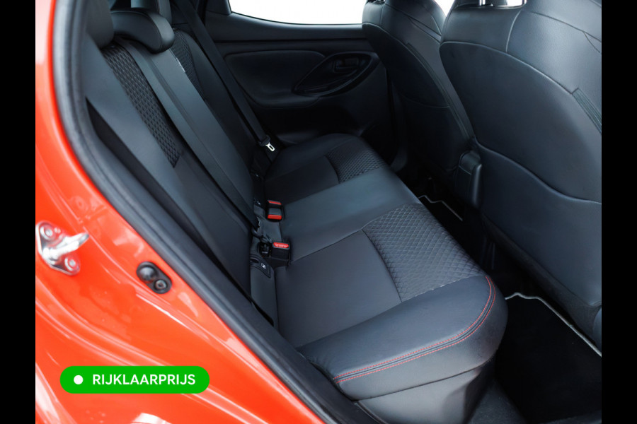 Toyota Yaris 1.5 Hybrid Launch Edition | Stoel- stuurverwarming | Trekhaak | HUD | Camera | Adaptive cruise Apple Carplay/Android Auto, Privacy glas, Keyless