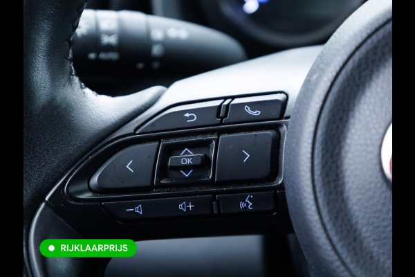 Toyota Yaris 1.5 Hybrid Launch Edition | Stoel- stuurverwarming | Trekhaak | HUD | Camera | Adaptive cruise Apple Carplay/Android Auto, Privacy glas, Keyless