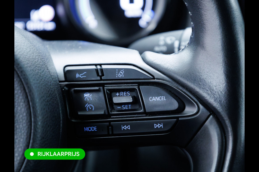 Toyota Yaris 1.5 Hybrid Launch Edition | Stoel- stuurverwarming | Trekhaak | HUD | Camera | Adaptive cruise Apple Carplay/Android Auto, Privacy glas, Keyless