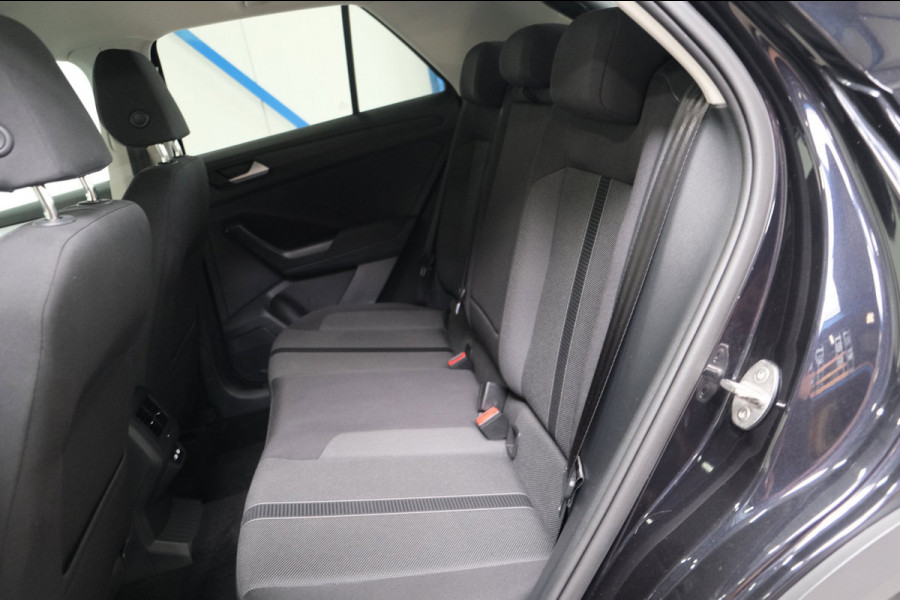 Volkswagen T-Roc 1.0 TSI Life Business - N.A.P. Airco, Cruise, Virtueel display, Carplay, Navi, PDC.