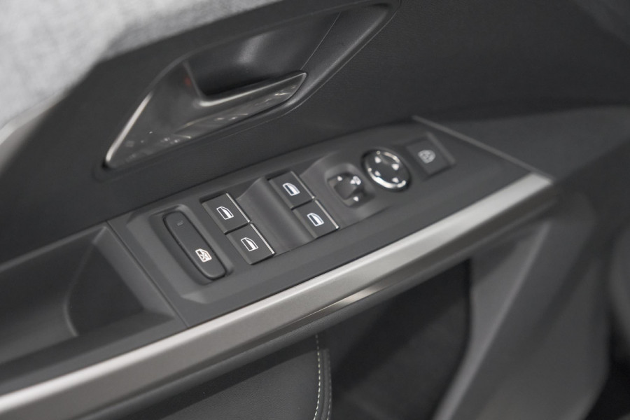 Peugeot 3008 Hybrid 145 e-DCS6 GT | Trekhaak Afneembaar | Allseason Banden | Camera | Adaptieve Cruise Control