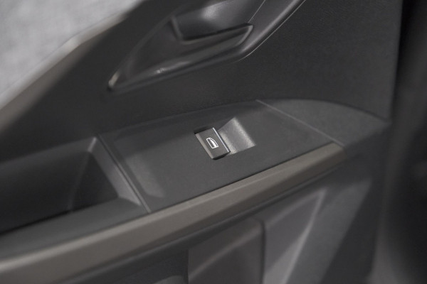 Peugeot 3008 Hybrid 145 e-DCS6 GT | Trekhaak Afneembaar | Allseason Banden | Camera | Adaptieve Cruise Control