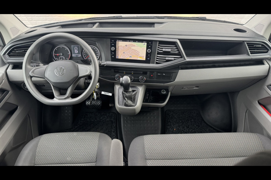 Volkswagen Transporter 2.0 TDI L2H1 30 DC Highline Automaat Trekhaak Navigatie Carplay Cruise Pdc