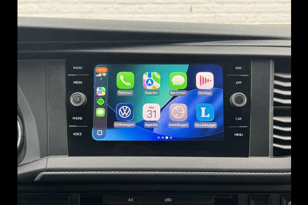 Volkswagen Transporter 2.0 TDI L2H1 30 DC Highline Automaat Trekhaak Navigatie Carplay Cruise Pdc