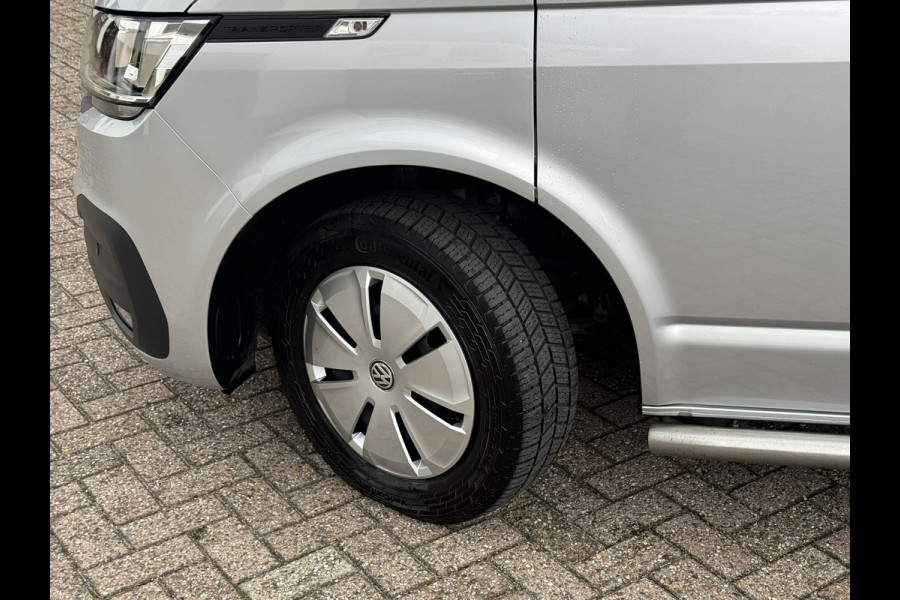 Volkswagen Transporter 2.0 TDI L2H1 30 DC Highline Automaat Trekhaak Navigatie Carplay Cruise Pdc