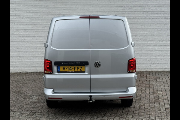 Volkswagen Transporter 2.0 TDI L2H1 30 DC Highline Automaat Trekhaak Navigatie Carplay Cruise Pdc
