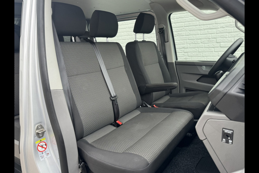 Volkswagen Transporter 2.0 TDI L2H1 30 DC Highline Automaat Trekhaak Navigatie Carplay Cruise Pdc
