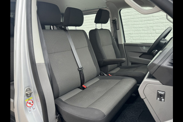 Volkswagen Transporter 2.0 TDI L2H1 30 DC Highline Automaat Trekhaak Navigatie Carplay Cruise Pdc