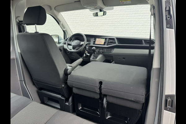 Volkswagen Transporter 2.0 TDI L2H1 30 DC Highline Automaat Trekhaak Navigatie Carplay Cruise Pdc