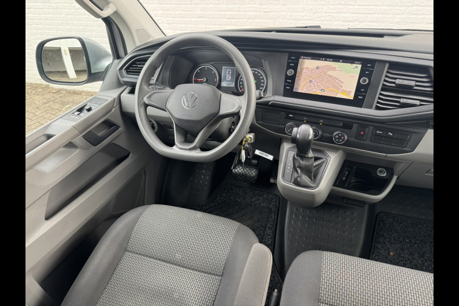 Volkswagen Transporter 2.0 TDI L2H1 30 DC Highline Automaat Trekhaak Navigatie Carplay Cruise Pdc