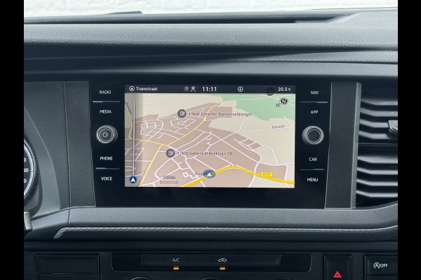 Volkswagen Transporter 2.0 TDI L2H1 30 DC Highline Automaat Trekhaak Navigatie Carplay Cruise Pdc