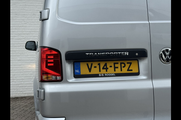 Volkswagen Transporter 2.0 TDI L2H1 30 DC Highline Automaat Trekhaak Navigatie Carplay Cruise Pdc