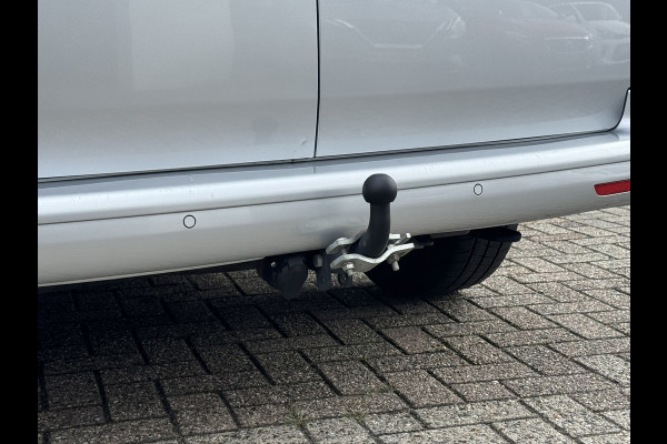 Volkswagen Transporter 2.0 TDI L2H1 30 DC Highline Automaat Trekhaak Navigatie Carplay Cruise Pdc