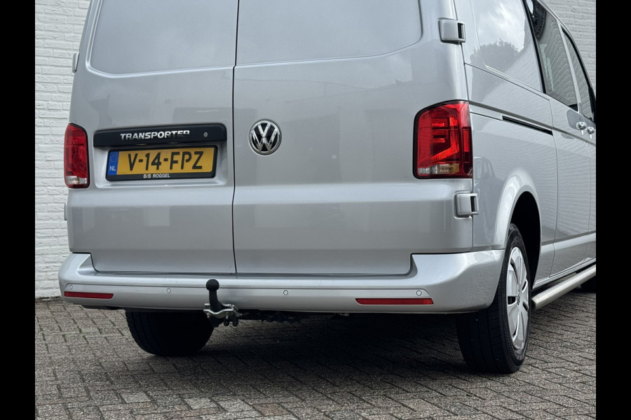 Volkswagen Transporter 2.0 TDI L2H1 30 DC Highline Automaat Trekhaak Navigatie Carplay Cruise Pdc