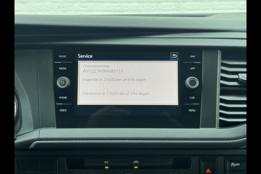 Volkswagen Transporter 2.0 TDI L2H1 30 DC Highline Automaat Trekhaak Navigatie Carplay Cruise Pdc