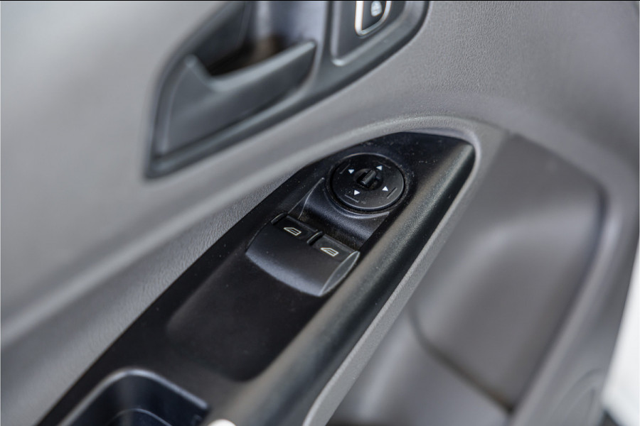 Ford Transit Connect 1.5 EcoBlue L2 | CarPlay | Camera | Cruise control | Navigatie | Stoelverwarming | Lane assist | DAB | Euro 6 | Nieuwe APK | Dealer onderhouden