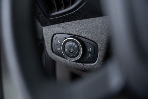Ford Transit Connect 1.5 EcoBlue L2 | CarPlay | Camera | Cruise control | Navigatie | Stoelverwarming | Lane assist | DAB | Euro 6 | Nieuwe APK | Dealer onderhouden