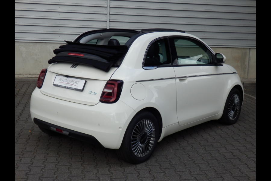 Fiat 500E cabrio I Camera I Park. sens. Icon 42 kWh