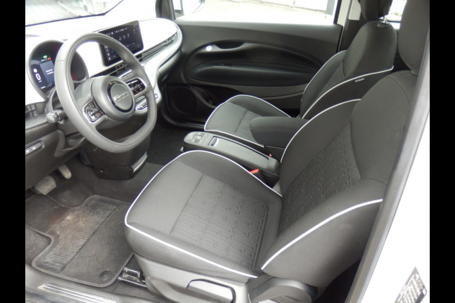Fiat 500E cabrio I Camera I Park. sens. Icon 42 kWh