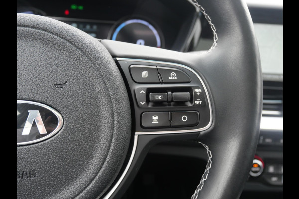Kia e-Niro DynamicPlusLine 64 kWh | Cruise | Carplay | Keyless | Navi | Stoel-stuurverwarming | Schuif-kanteldak
