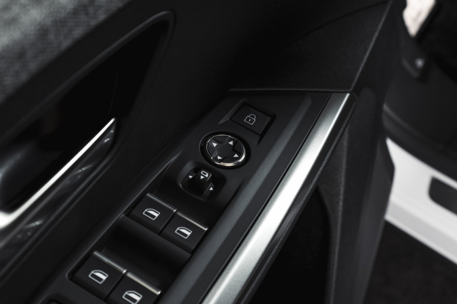 Peugeot 5008 1.2 Hybrid 145 GT 7p | Dig. Cockpit | Adapt. Cruise | Stoel-+Stuurverw. | PDC | 360 Camera | NAV + App. Connect | ECC | Elek. Klep | Afn. Trekhaak | LM 19" | 7548