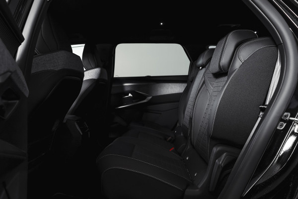 Peugeot 5008 1.2 Hybrid 145 GT 7p | Dig. Cockpit | Adapt. Cruise | Stoel-+Stuurverw. | PDC | 360 Camera | NAV + App. Connect | ECC | Elek. Klep | Afn. Trekhaak | LM 19" | 7548