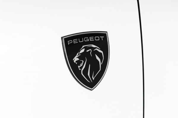 Peugeot 5008 1.2 Hybrid 136 Allure 7p 145PK | Dig. Cockpit | Adapt. Cruise | Stoel-+Stuurverw. | PDC | 360 Camera | NAV + App. Connect | ECC | Elek. Klep | LM 19" | 7733