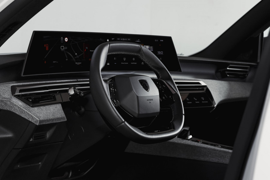 Peugeot 5008 1.2 Hybrid 136 Allure 7p 145PK | Dig. Cockpit | Adapt. Cruise | Stoel-+Stuurverw. | PDC | 360 Camera | NAV + App. Connect | ECC | Elek. Klep | LM 19" | 7733