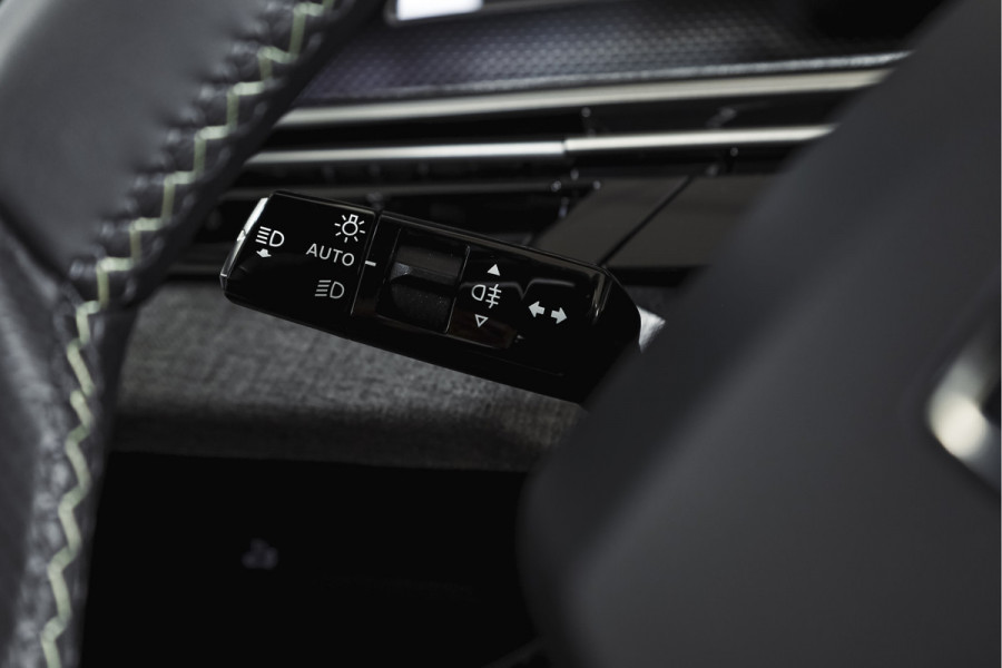 Peugeot 5008 1.2 Hybrid 136 Allure 7p 145PK | Dig. Cockpit | Adapt. Cruise | Stoel-+Stuurverw. | PDC | 360 Camera | NAV + App. Connect | ECC | Elek. Klep | LM 19" | 7733