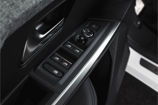 Peugeot 5008 1.2 Hybrid 136 Allure 7p 145PK | Dig. Cockpit | Adapt. Cruise | Stoel-+Stuurverw. | PDC | 360 Camera | NAV + App. Connect | ECC | Elek. Klep | LM 19" | 7733