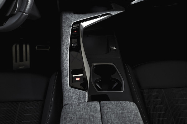 Peugeot 5008 1.2 Hybrid 136 Allure 7p 145PK | Dig. Cockpit | Adapt. Cruise | Stoel-+Stuurverw. | PDC | 360 Camera | NAV + App. Connect | ECC | Elek. Klep | LM 19" | 7733
