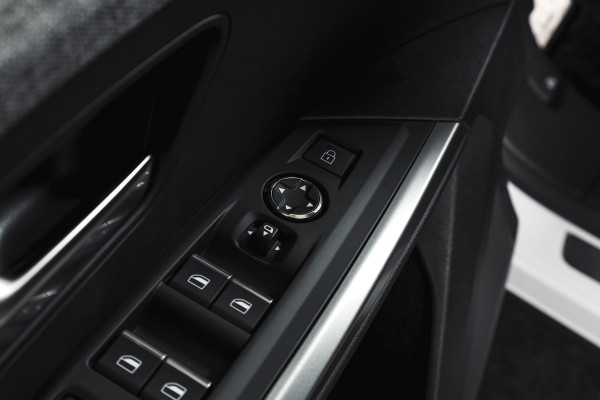 Peugeot 5008 1.2 Hybrid 136 Allure 7p 145PK | Dig. Cockpit | Adapt. Cruise | Stoel-+Stuurverw. | PDC | 360 Camera | NAV + App. Connect | ECC | Elek. Klep | LM 19" | 7733