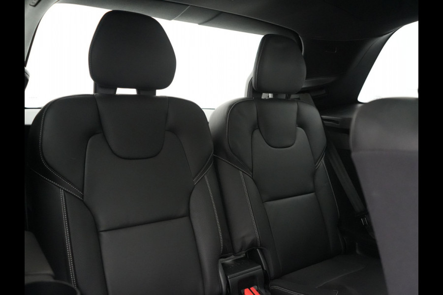 Volvo XC90 T8 Recharge AWD Plus Dark Long Range 7 Persoons PHEV 456pk Dealer O.H. | Trekhaak Af Fabriek | Panodak | Luchtvering | Adaptive Cruise | 360 Camera | Lederen Sportstoelen Memory & Verwarmd | Harman / Kardon | Keyless | Blis | Stuur Verwarmd | Apple Carplay | Plug In Hybrid |