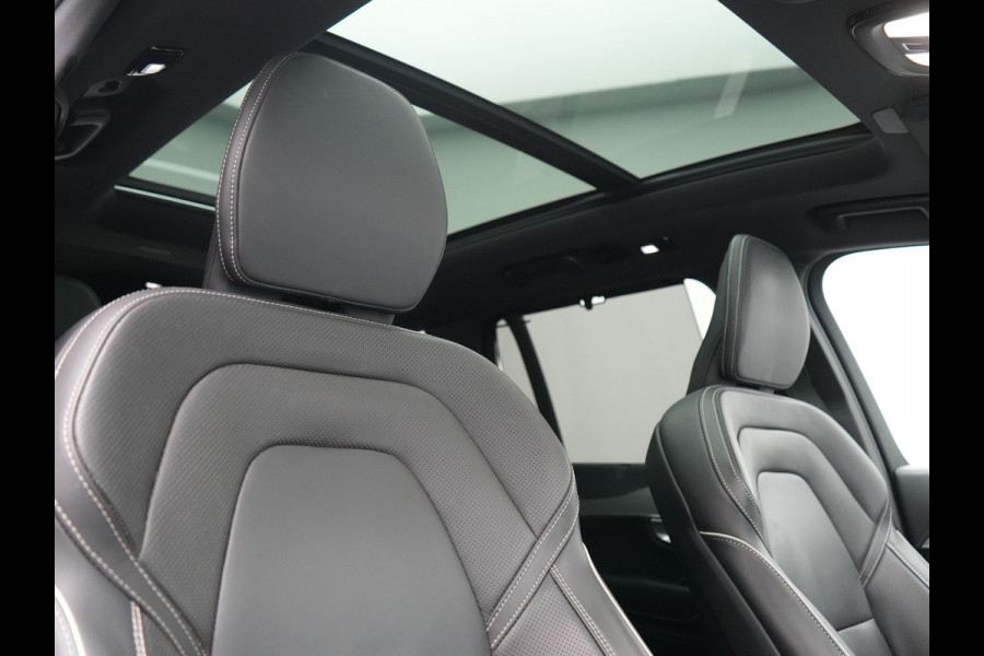 Volvo XC90 T8 Recharge AWD Plus Dark Long Range 7 Persoons PHEV 456pk Dealer O.H. | Trekhaak Af Fabriek | Panodak | Luchtvering | Adaptive Cruise | 360 Camera | Lederen Sportstoelen Memory & Verwarmd | Harman / Kardon | Keyless | Blis | Stuur Verwarmd | Apple Carplay | Plug In Hybrid |