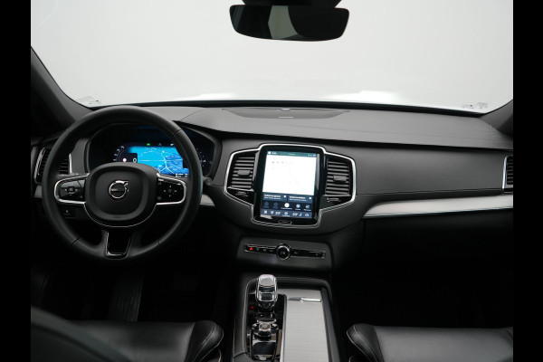 Volvo XC90 T8 Recharge AWD Plus Dark Long Range 7 Persoons PHEV 456pk Dealer O.H. | Trekhaak Af Fabriek | Panodak | Luchtvering | Adaptive Cruise | 360 Camera | Lederen Sportstoelen Memory & Verwarmd | Harman / Kardon | Keyless | Blis | Stuur Verwarmd | Apple Carplay | Plug In Hybrid |