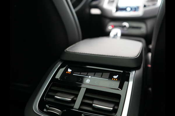 Volvo XC90 T8 Recharge AWD Plus Dark Long Range 7 Persoons PHEV 456pk Dealer O.H. | Trekhaak Af Fabriek | Panodak | Luchtvering | Adaptive Cruise | 360 Camera | Lederen Sportstoelen Memory & Verwarmd | Harman / Kardon | Keyless | Blis | Stuur Verwarmd | Apple Carplay | Plug In Hybrid |