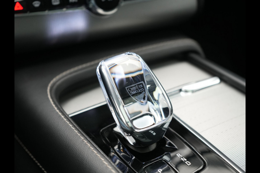 Volvo XC90 T8 Recharge AWD Plus Dark Long Range 7 Persoons PHEV 456pk Dealer O.H. | Trekhaak Af Fabriek | Panodak | Luchtvering | Adaptive Cruise | 360 Camera | Lederen Sportstoelen Memory & Verwarmd | Harman / Kardon | Keyless | Blis | Stuur Verwarmd | Apple Carplay | Plug In Hybrid |
