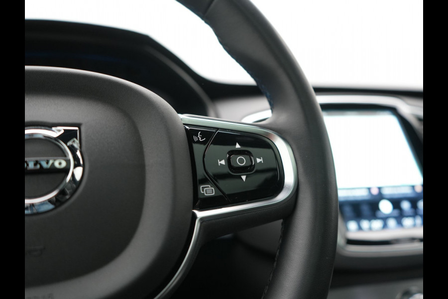Volvo XC90 T8 Recharge AWD Plus Dark Long Range 7 Persoons PHEV 456pk Dealer O.H. | Trekhaak Af Fabriek | Panodak | Luchtvering | Adaptive Cruise | 360 Camera | Lederen Sportstoelen Memory & Verwarmd | Harman / Kardon | Keyless | Blis | Stuur Verwarmd | Apple Carplay | Plug In Hybrid |