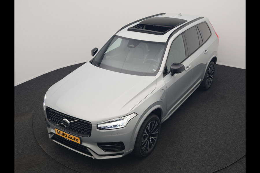 Volvo XC90 T8 Recharge AWD Plus Dark Long Range 7 Persoons PHEV 456pk Dealer O.H. | Trekhaak Af Fabriek | Panodak | Luchtvering | Adaptive Cruise | 360 Camera | Lederen Sportstoelen Memory & Verwarmd | Harman / Kardon | Keyless | Blis | Stuur Verwarmd | Apple Carplay | Plug In Hybrid |