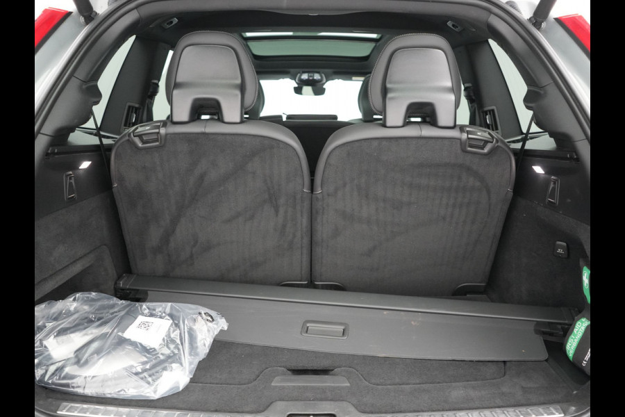 Volvo XC90 T8 Recharge AWD Plus Dark Long Range 7 Persoons PHEV 456pk Dealer O.H. | Trekhaak Af Fabriek | Panodak | Luchtvering | Adaptive Cruise | 360 Camera | Lederen Sportstoelen Memory & Verwarmd | Harman / Kardon | Keyless | Blis | Stuur Verwarmd | Apple Carplay | Plug In Hybrid |