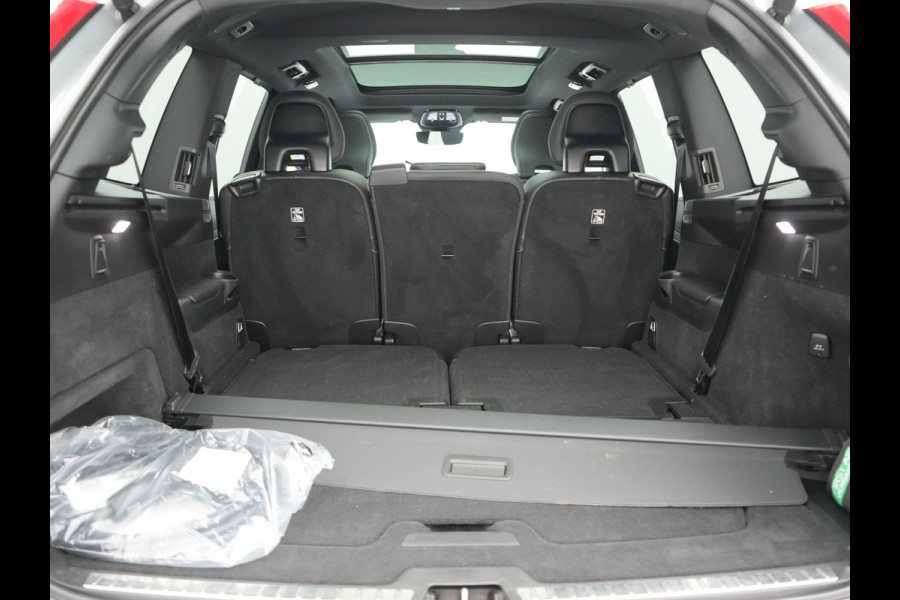 Volvo XC90 T8 Recharge AWD Plus Dark Long Range 7 Persoons PHEV 456pk Dealer O.H. | Trekhaak Af Fabriek | Panodak | Luchtvering | Adaptive Cruise | 360 Camera | Lederen Sportstoelen Memory & Verwarmd | Harman / Kardon | Keyless | Blis | Stuur Verwarmd | Apple Carplay | Plug In Hybrid |