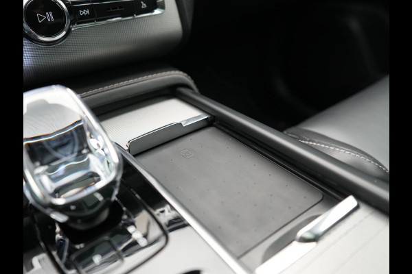 Volvo XC90 T8 Recharge AWD Plus Dark Long Range 7 Persoons PHEV 456pk Dealer O.H. | Trekhaak Af Fabriek | Panodak | Luchtvering | Adaptive Cruise | 360 Camera | Lederen Sportstoelen Memory & Verwarmd | Harman / Kardon | Keyless | Blis | Stuur Verwarmd | Apple Carplay | Plug In Hybrid |