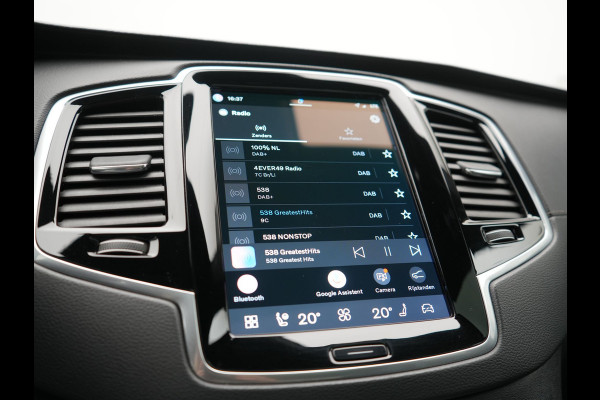 Volvo XC90 T8 Recharge AWD Plus Dark Long Range 7 Persoons PHEV 456pk Dealer O.H. | Trekhaak Af Fabriek | Panodak | Luchtvering | Adaptive Cruise | 360 Camera | Lederen Sportstoelen Memory & Verwarmd | Harman / Kardon | Keyless | Blis | Stuur Verwarmd | Apple Carplay | Plug In Hybrid |